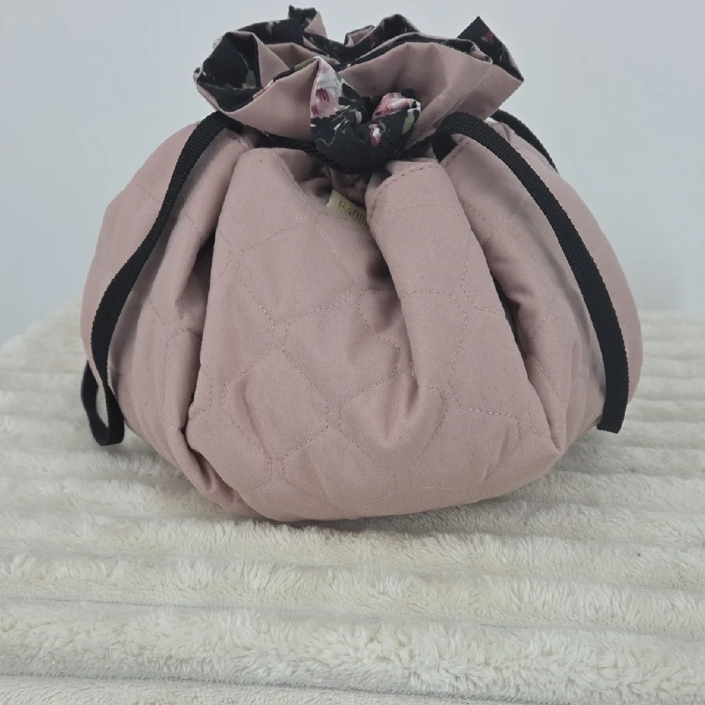 BAGSMART Blush Quilted Drawstring Cosmetic Bag nwt - Picture 4 of 12